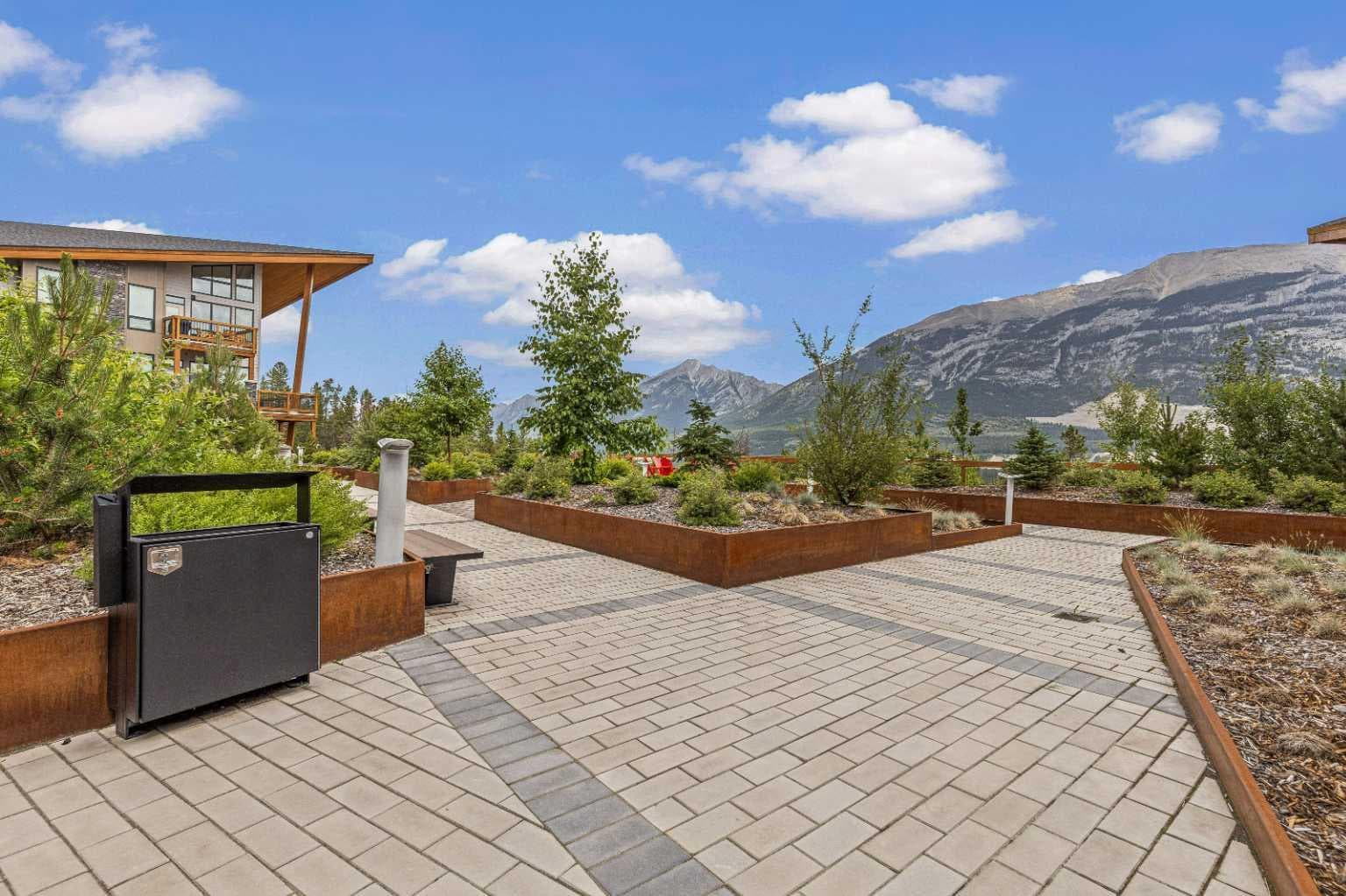 117, 106 Stewart Creek Rise 