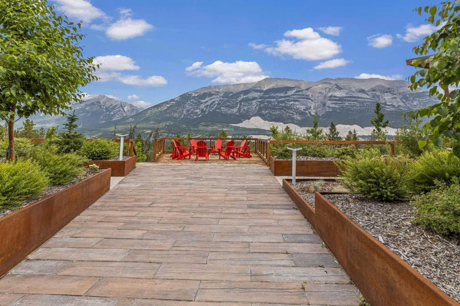 117, 106 Stewart Creek Rise 