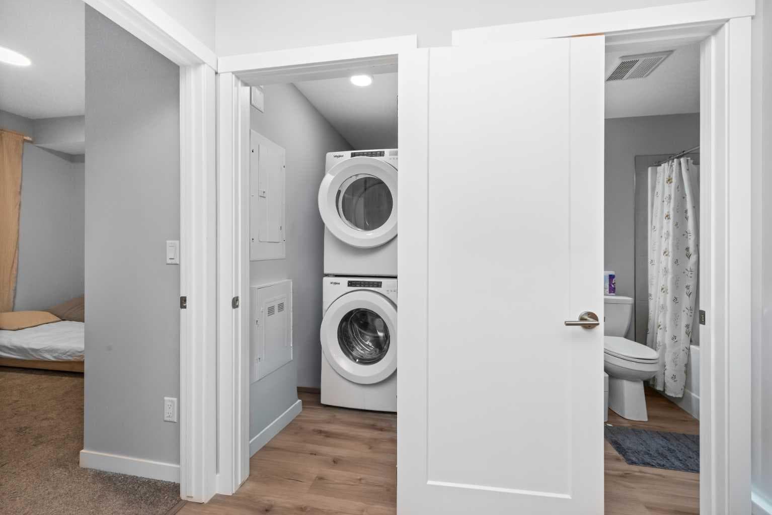 105, 150 Shawnee Square SW