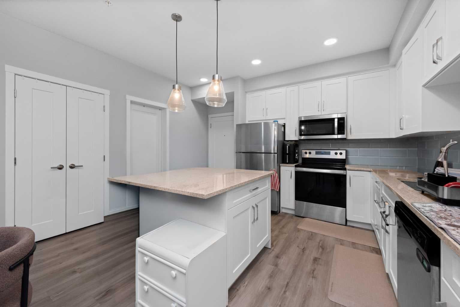 105, 150 Shawnee Square SW