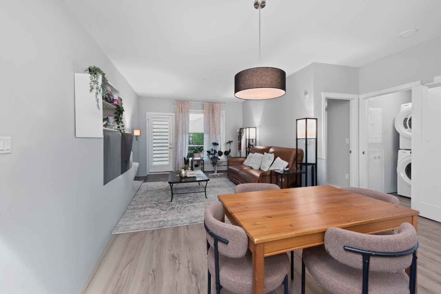 105, 150 Shawnee Square SW