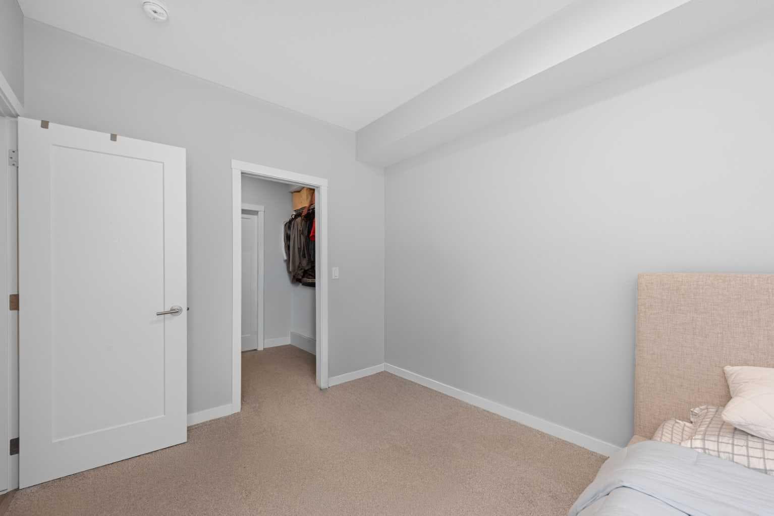 105, 150 Shawnee Square SW