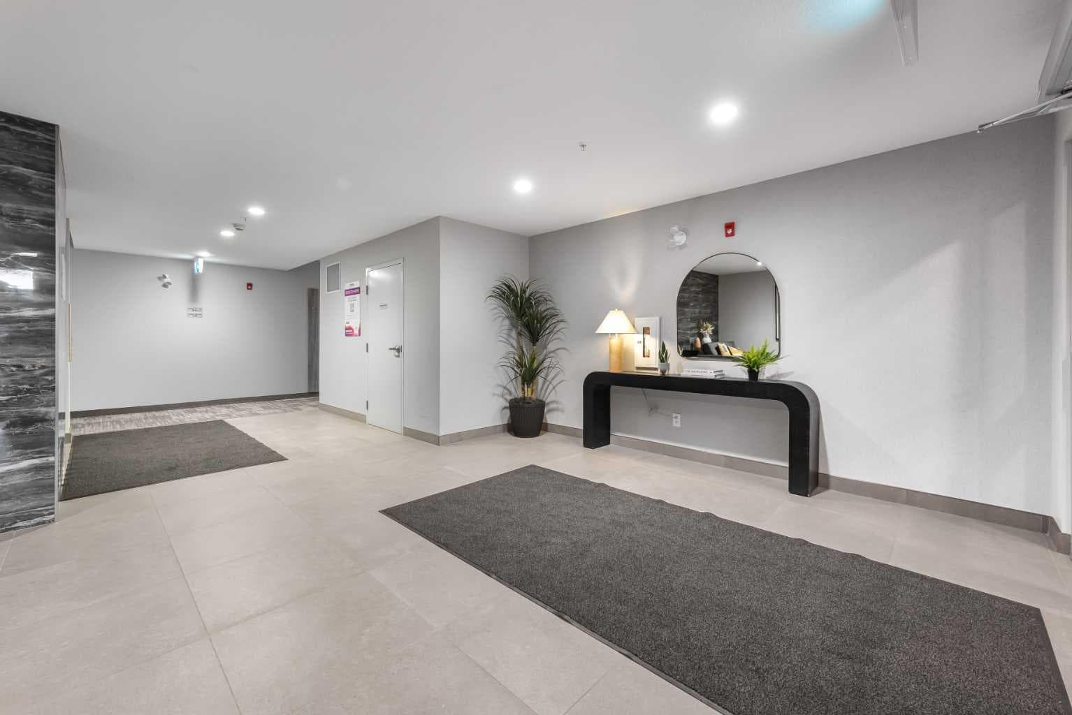 105, 150 Shawnee Square SW