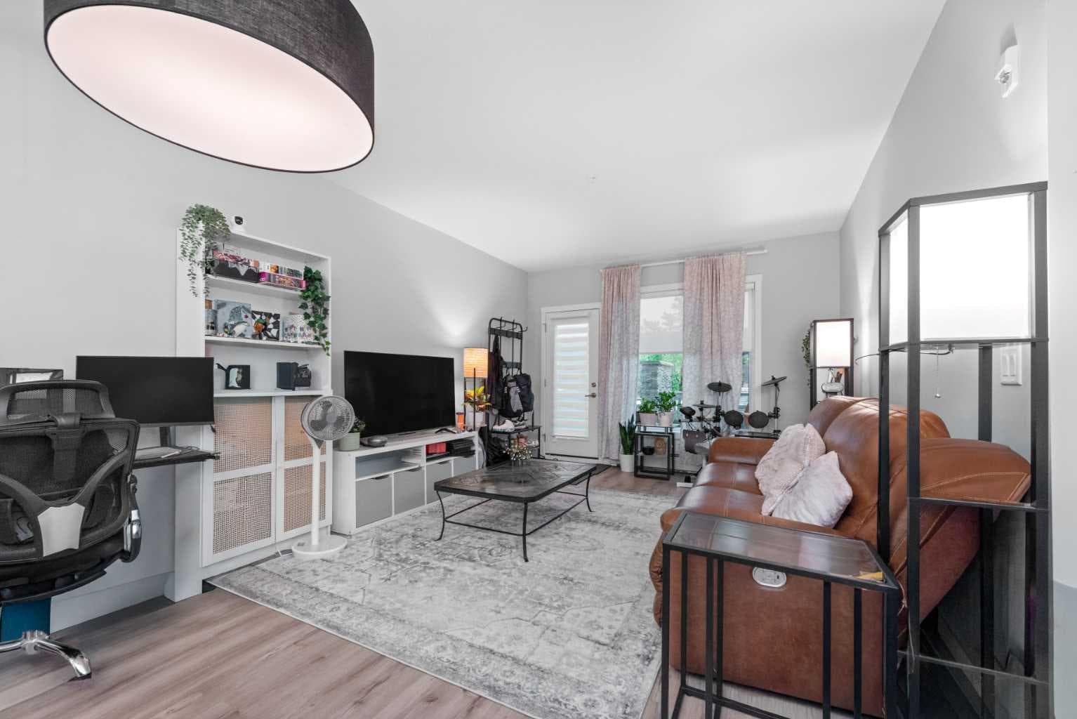 105, 150 Shawnee Square SW