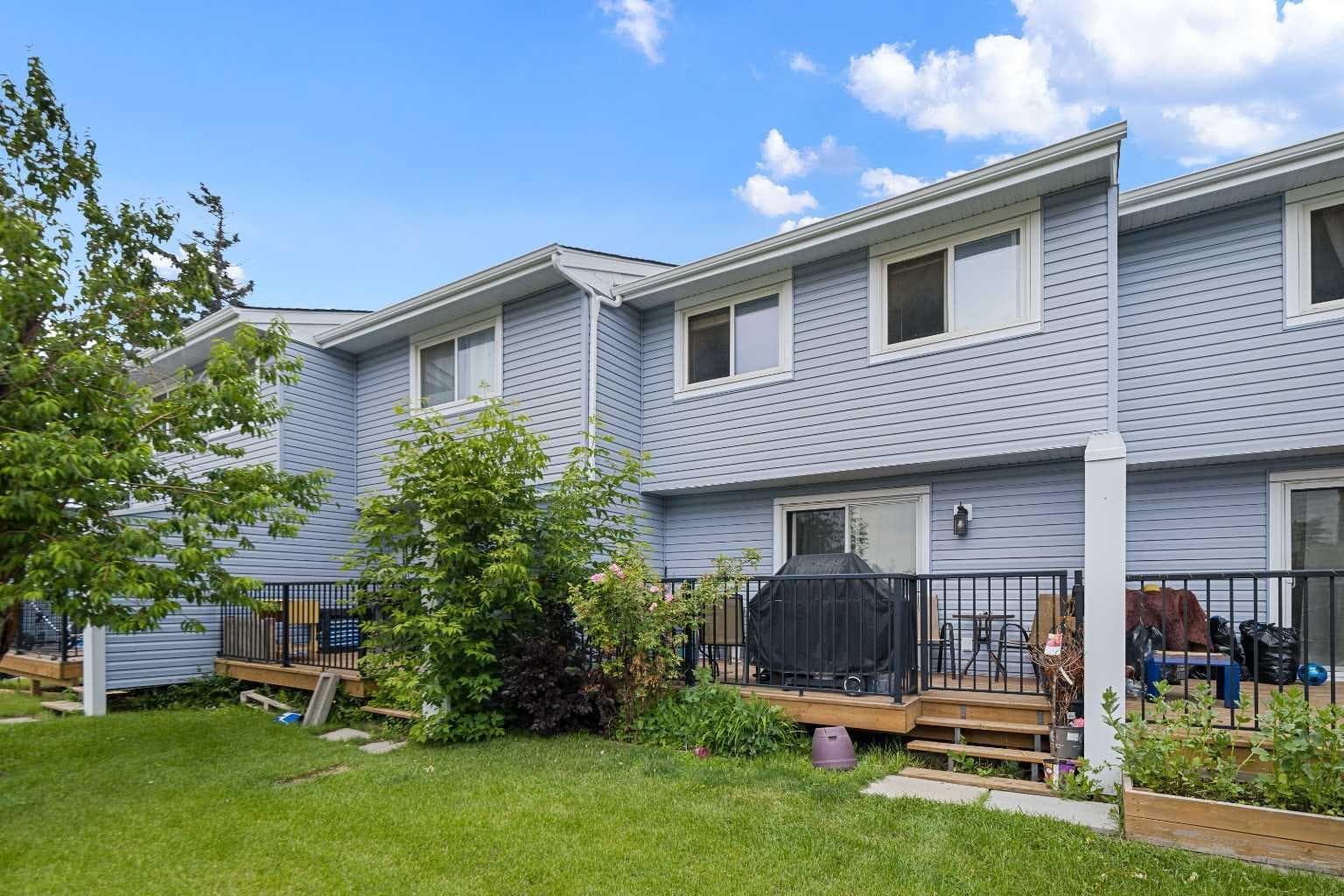 3, 195 Manora Place NE