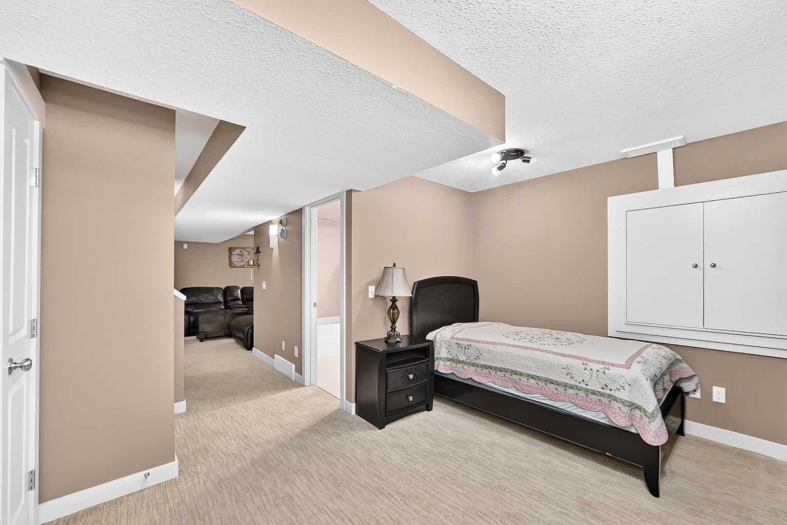 41 Skyview Ranch Manor NE
