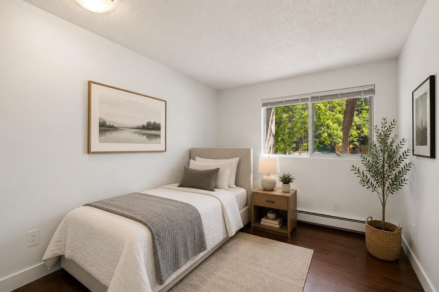 2, 219 Village Terrace SW