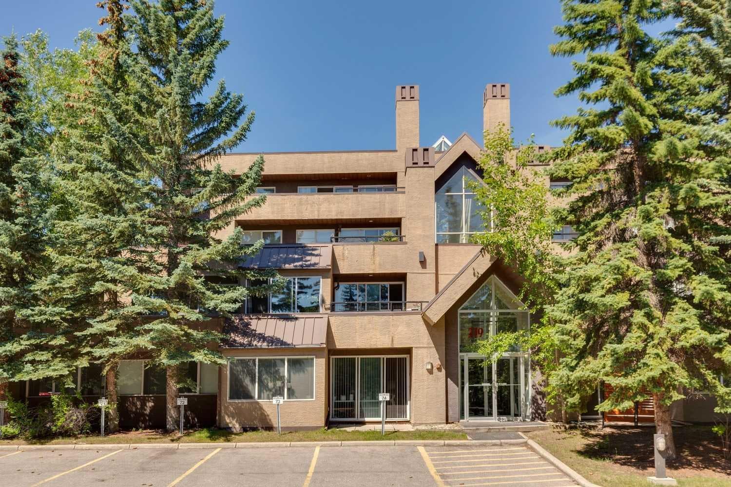 2, 219 Village Terrace SW