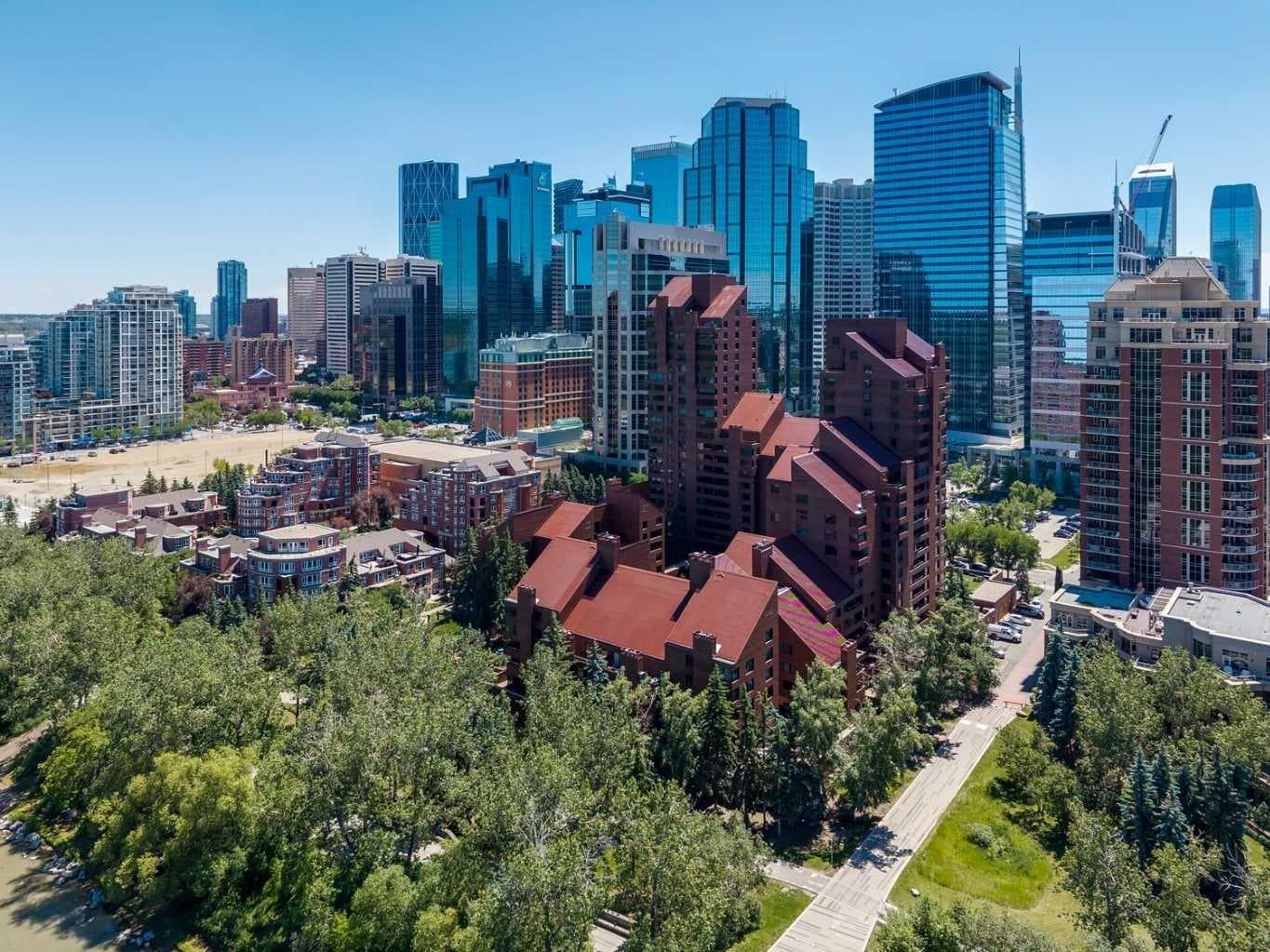 301H, 500 Eau Claire Avenue SW