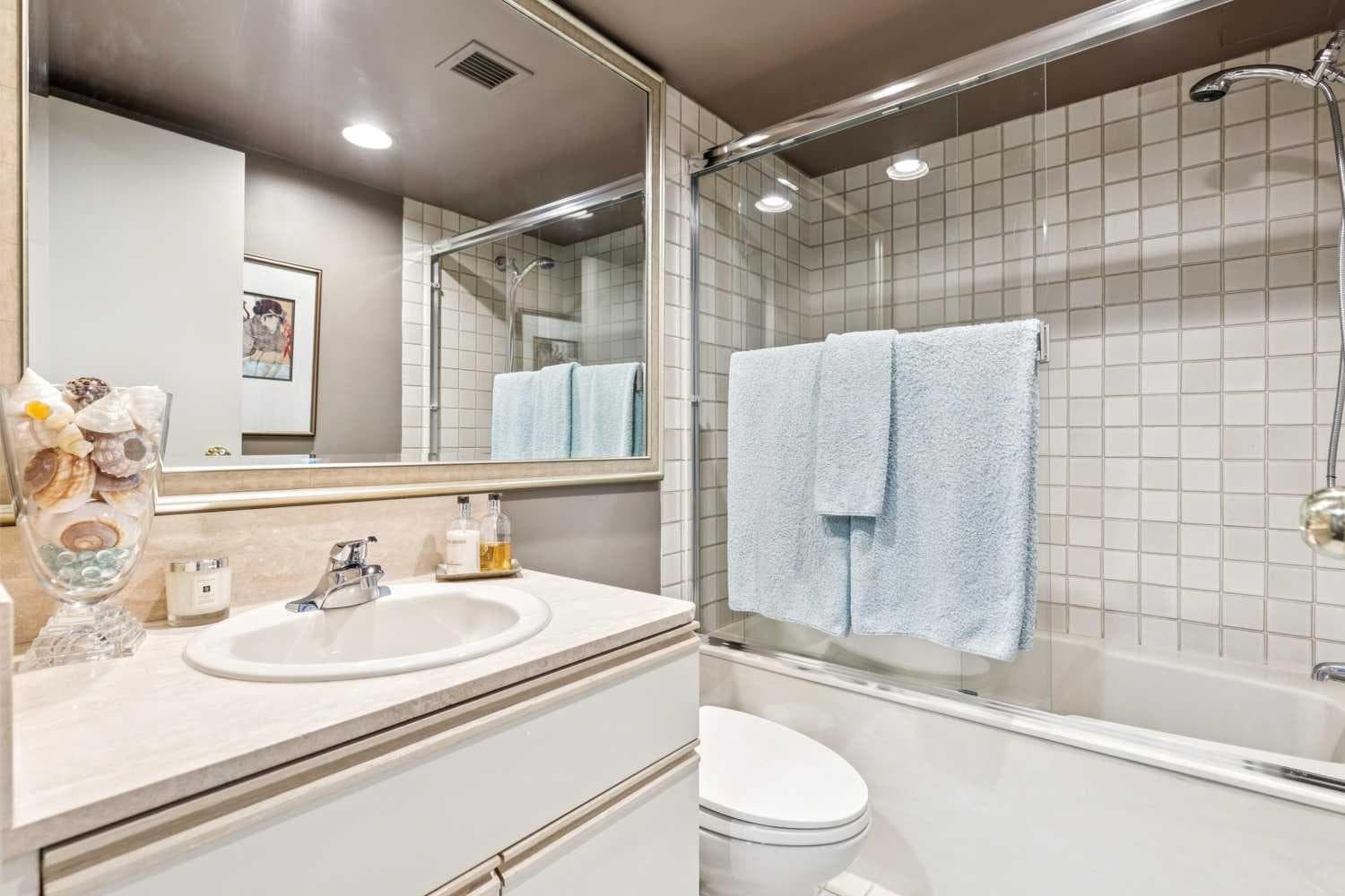 301H, 500 Eau Claire Avenue SW