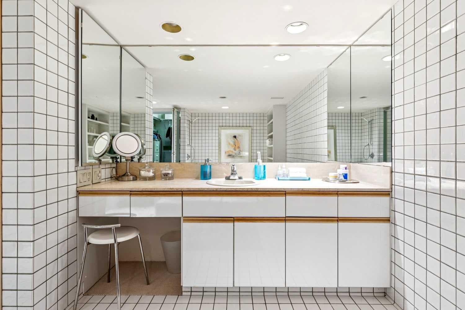 301H, 500 Eau Claire Avenue SW