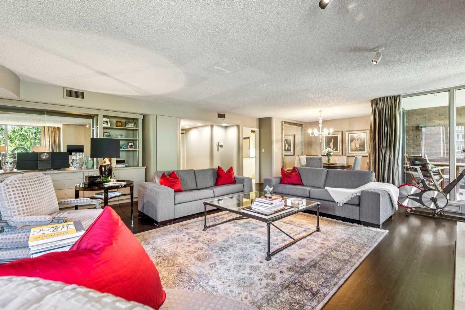 301H, 500 Eau Claire Avenue SW
