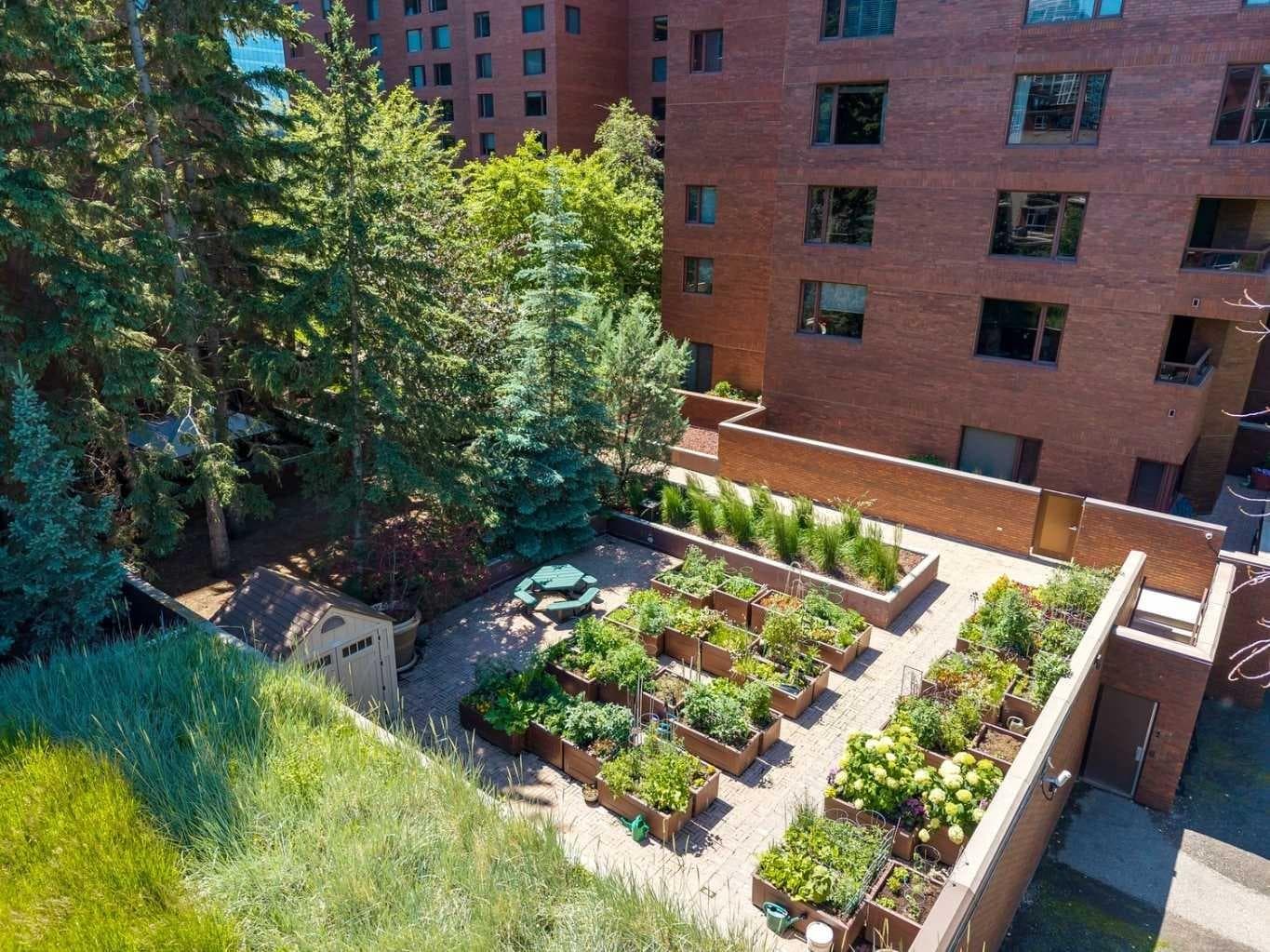 301H, 500 Eau Claire Avenue SW