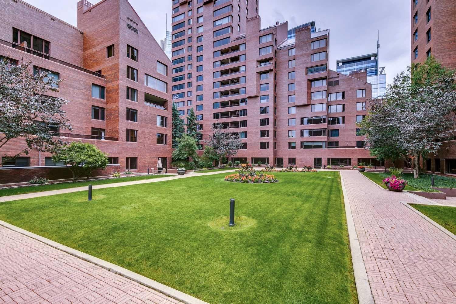 301H, 500 Eau Claire Avenue SW