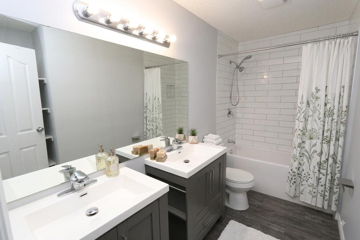 4172, 90 Glamis Drive SW