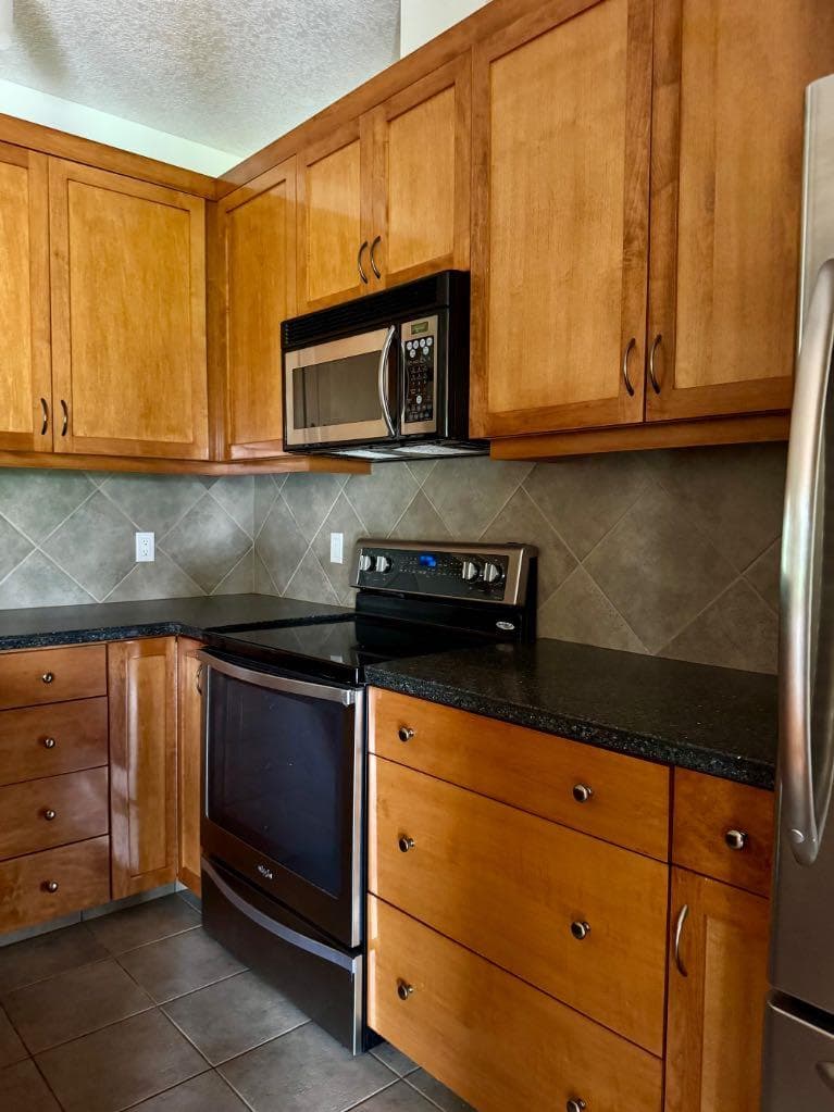 1108, 24 Hemlock Crescent SW