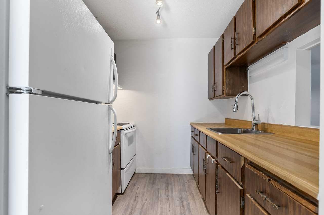 123, 10120 Brookpark Boulevard SW