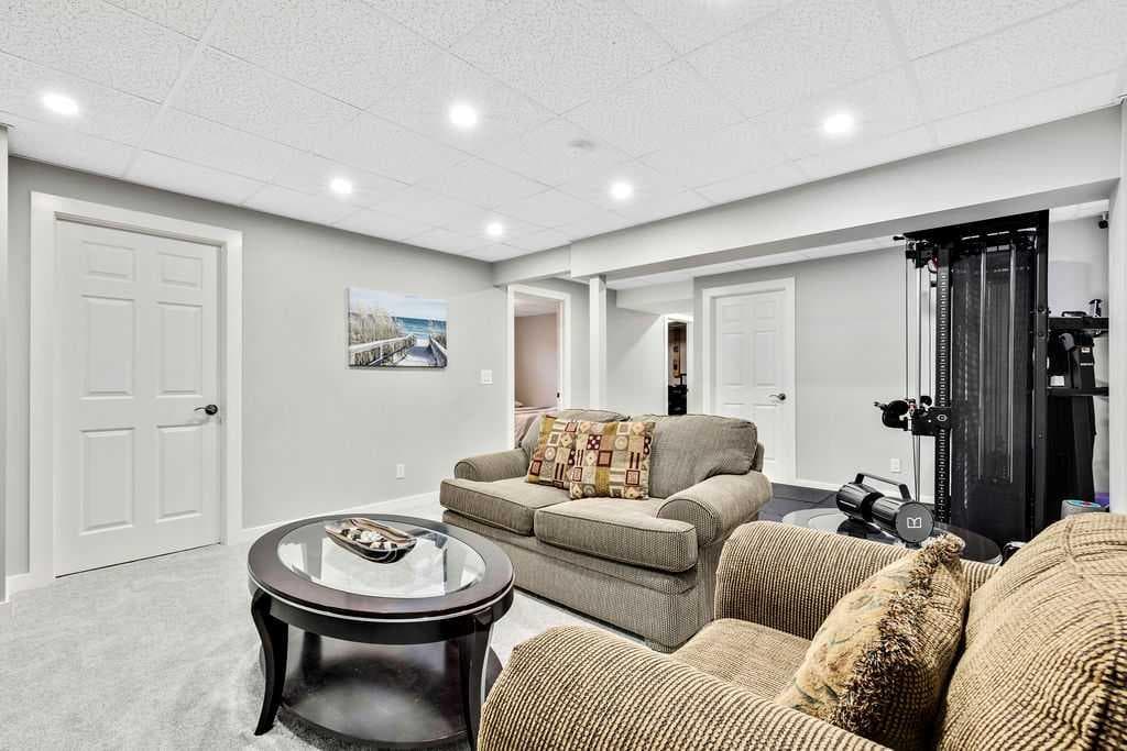205 Aspenmere Way 