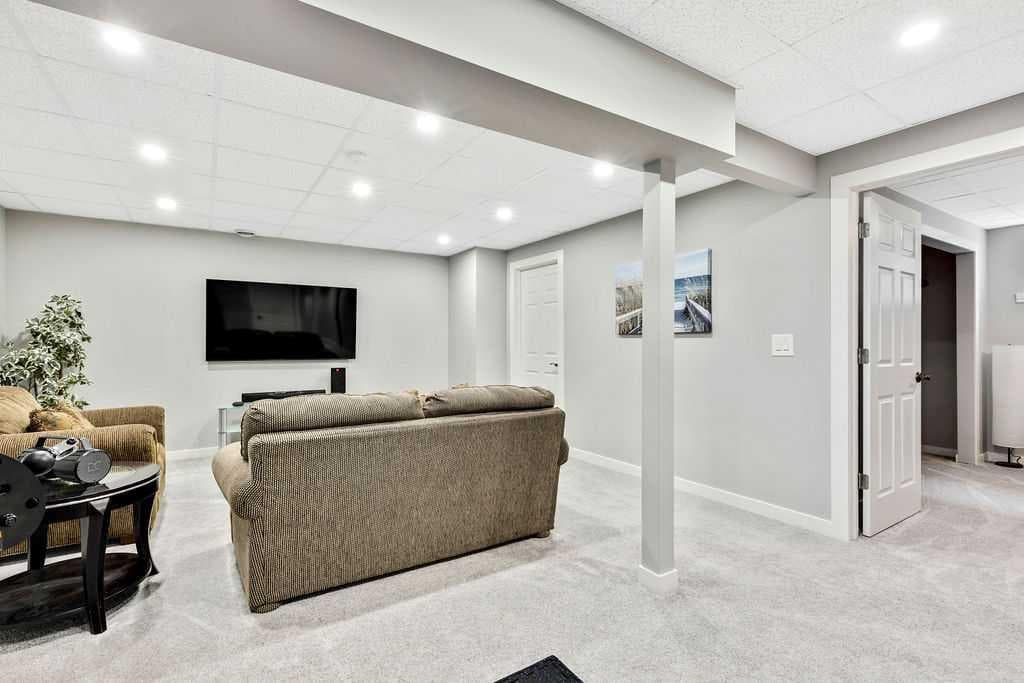 205 Aspenmere Way 