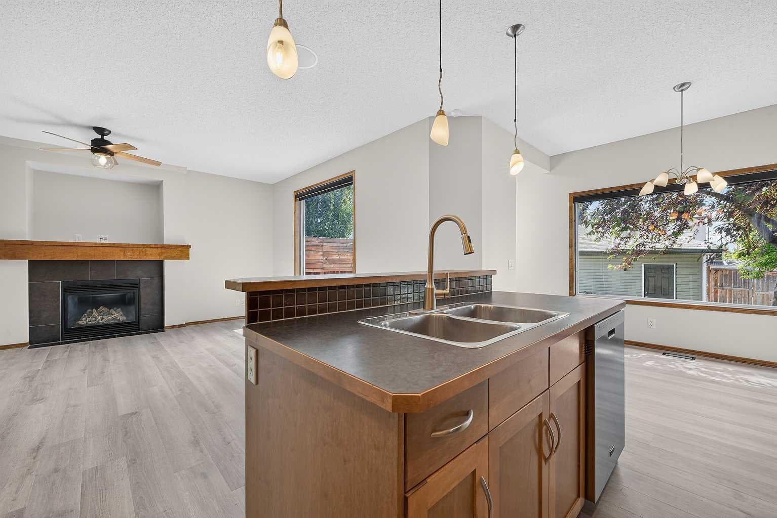 249 Elgin Manor SE