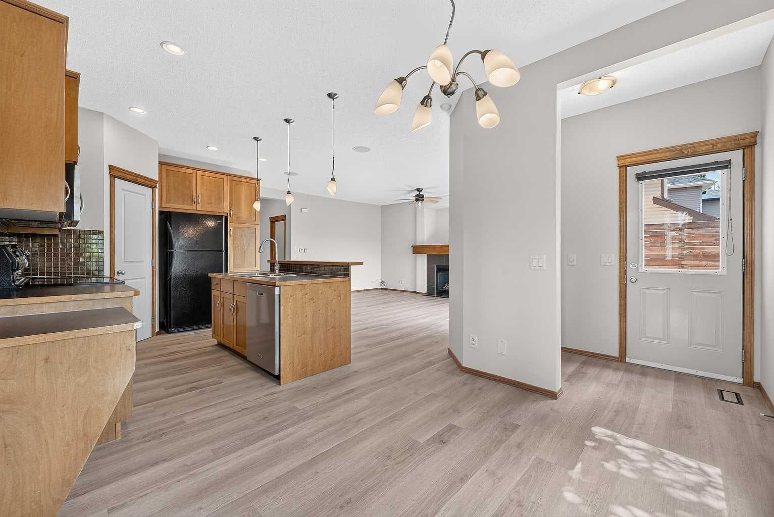 249 Elgin Manor SE