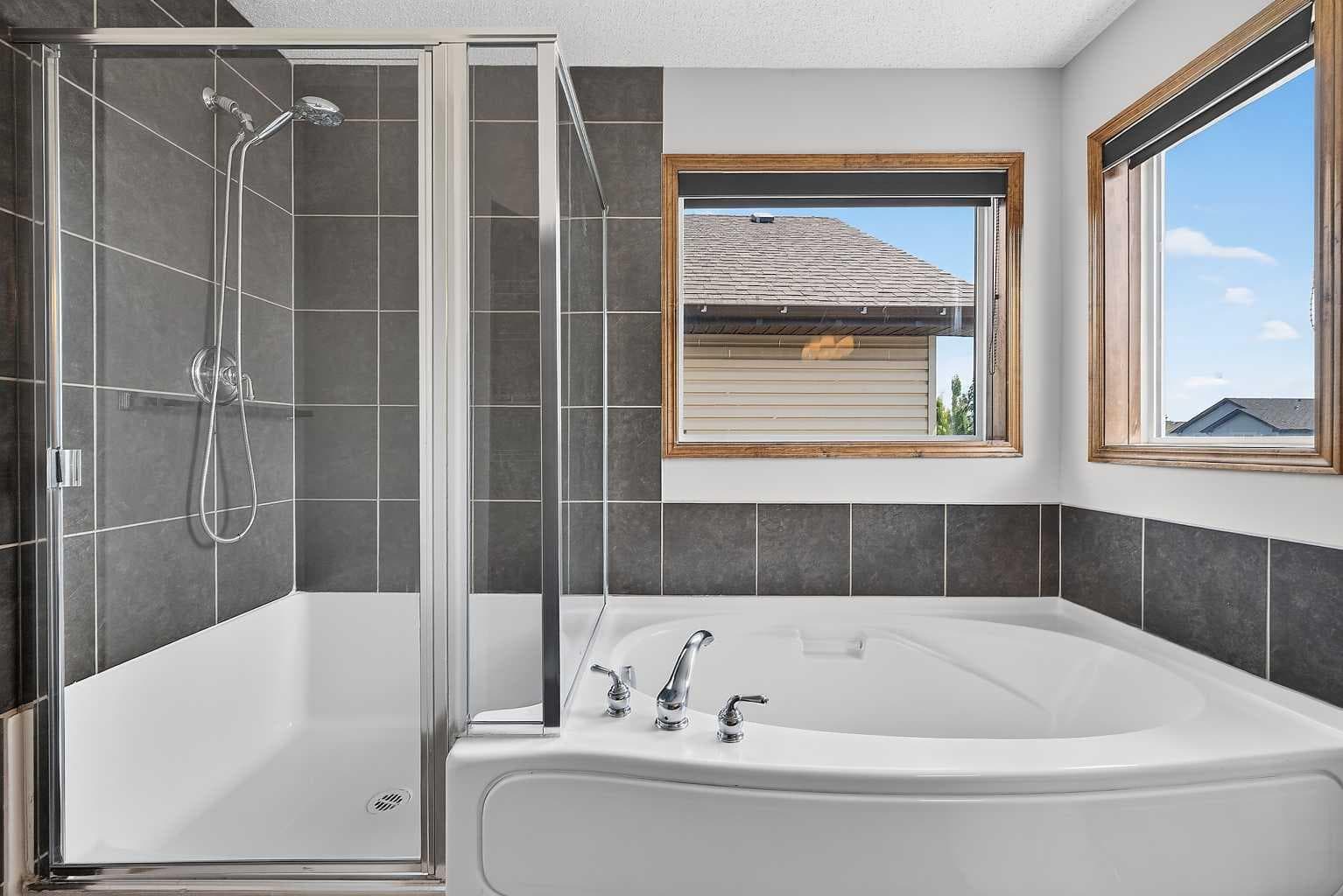 249 Elgin Manor SE