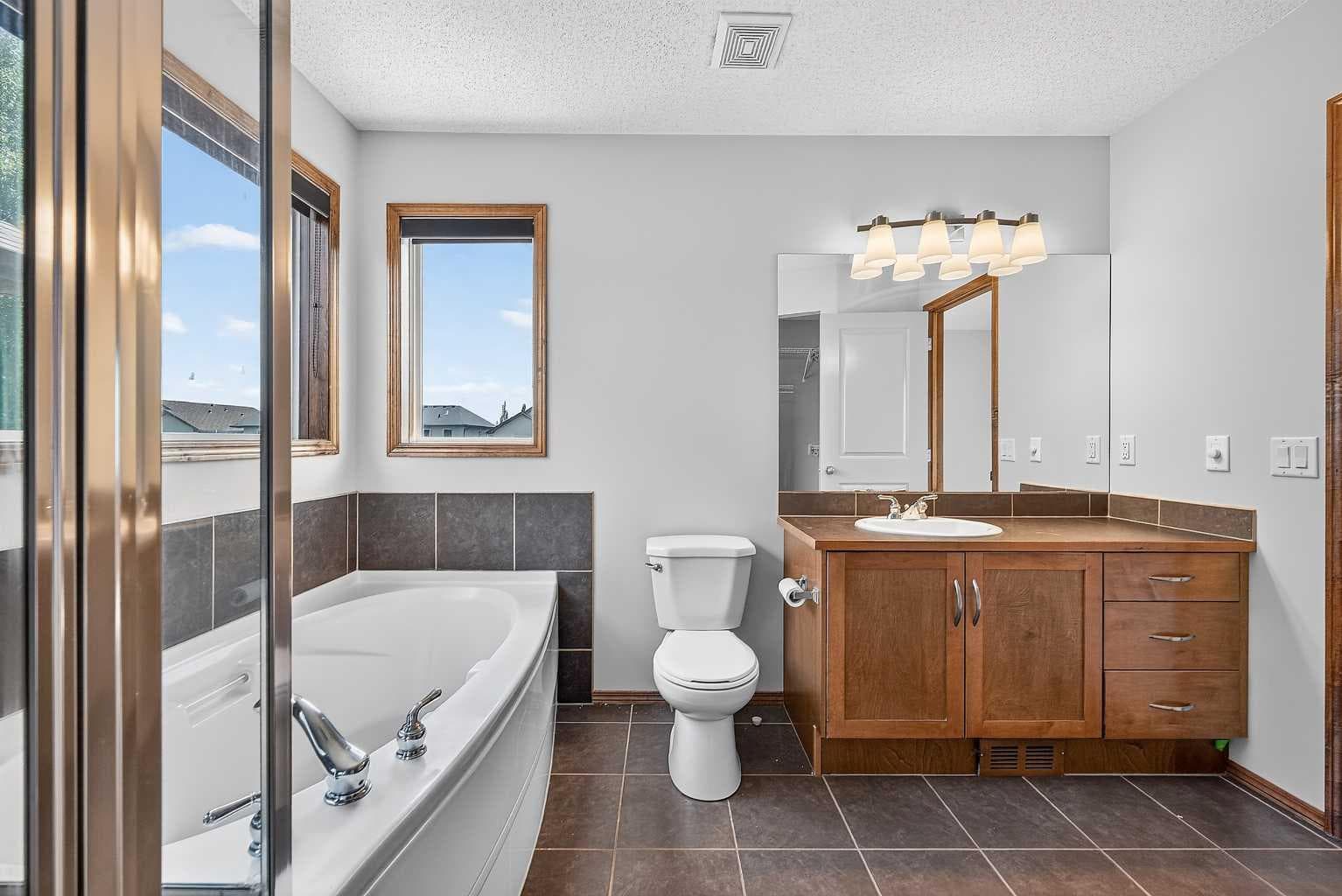 249 Elgin Manor SE