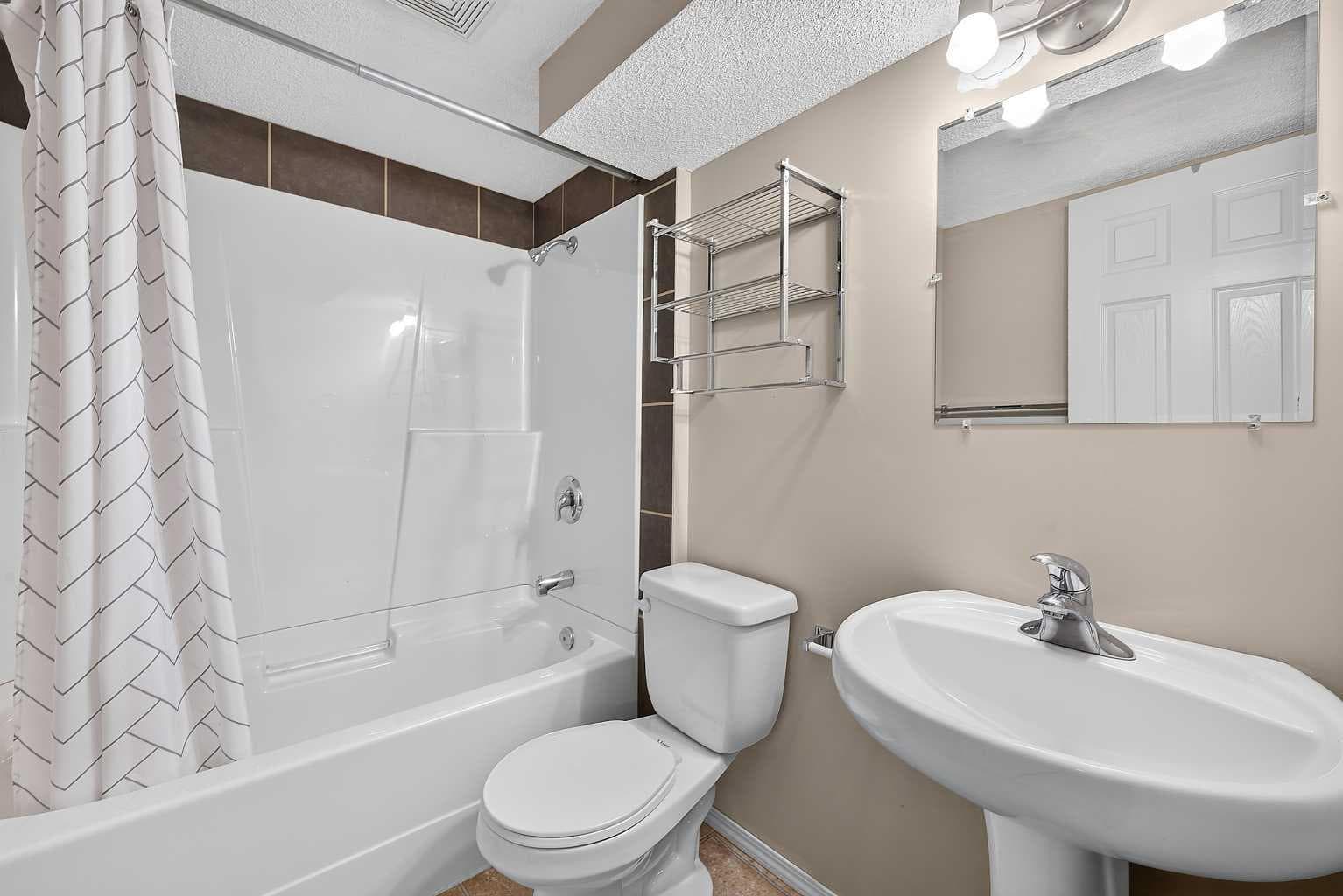 249 Elgin Manor SE