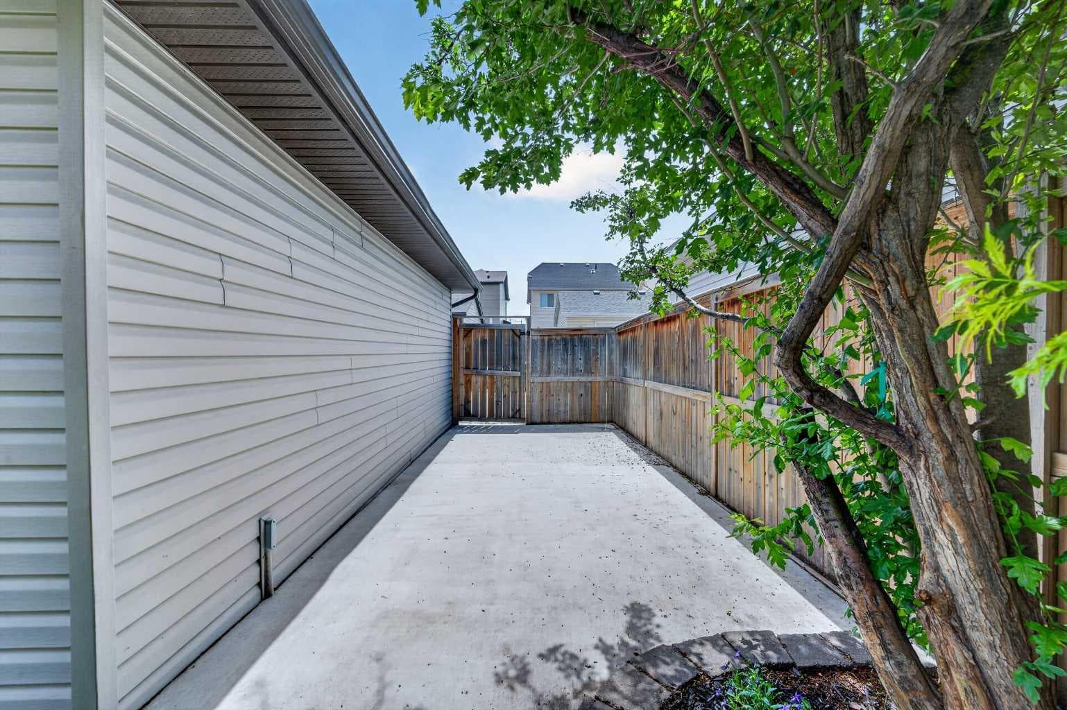 249 Elgin Manor SE