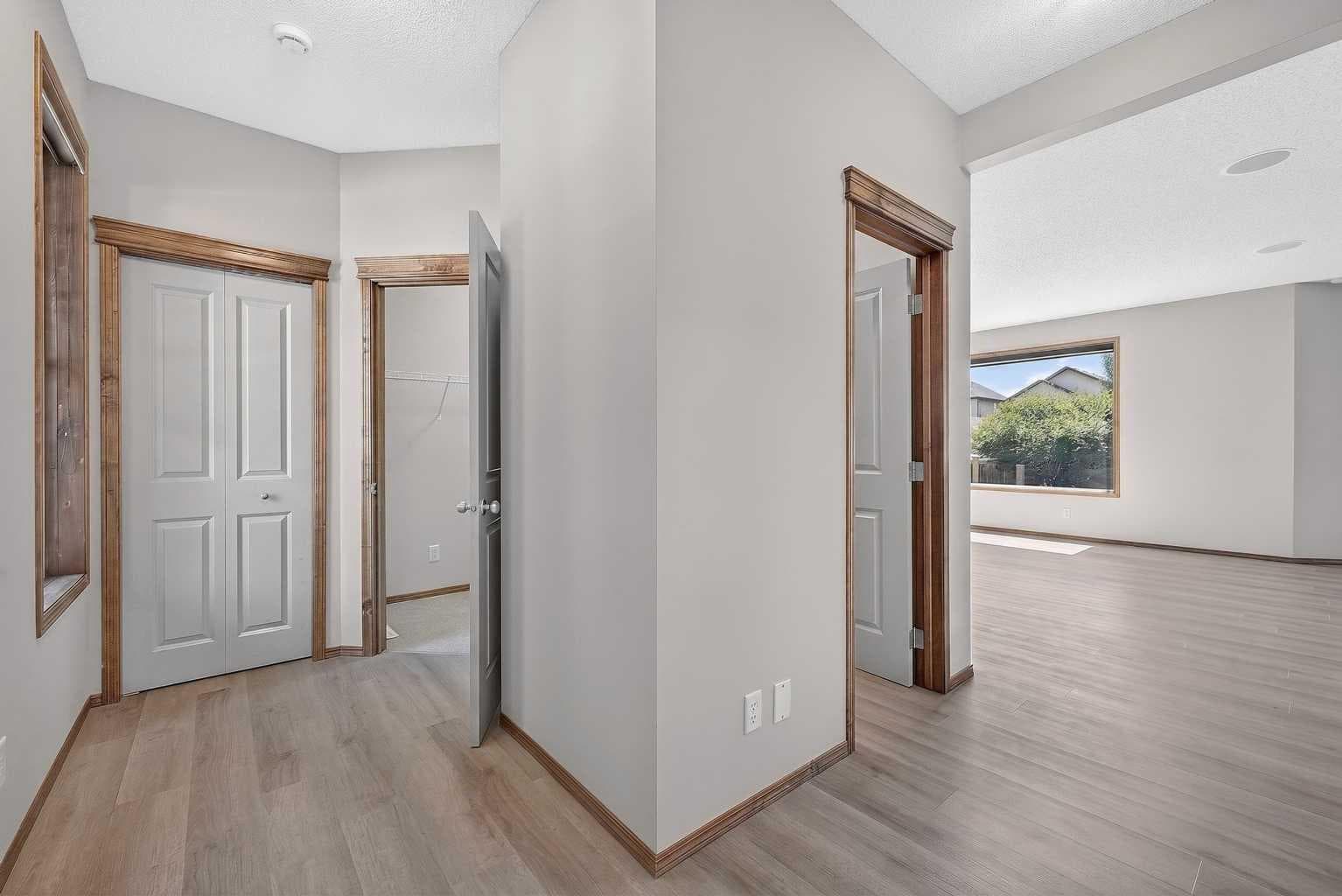 249 Elgin Manor SE