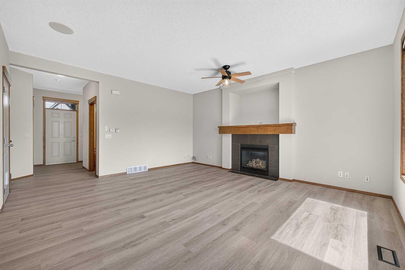 249 Elgin Manor SE