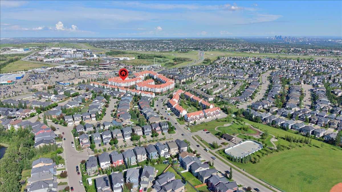 218, 30 Royal Oak Plaza NW
