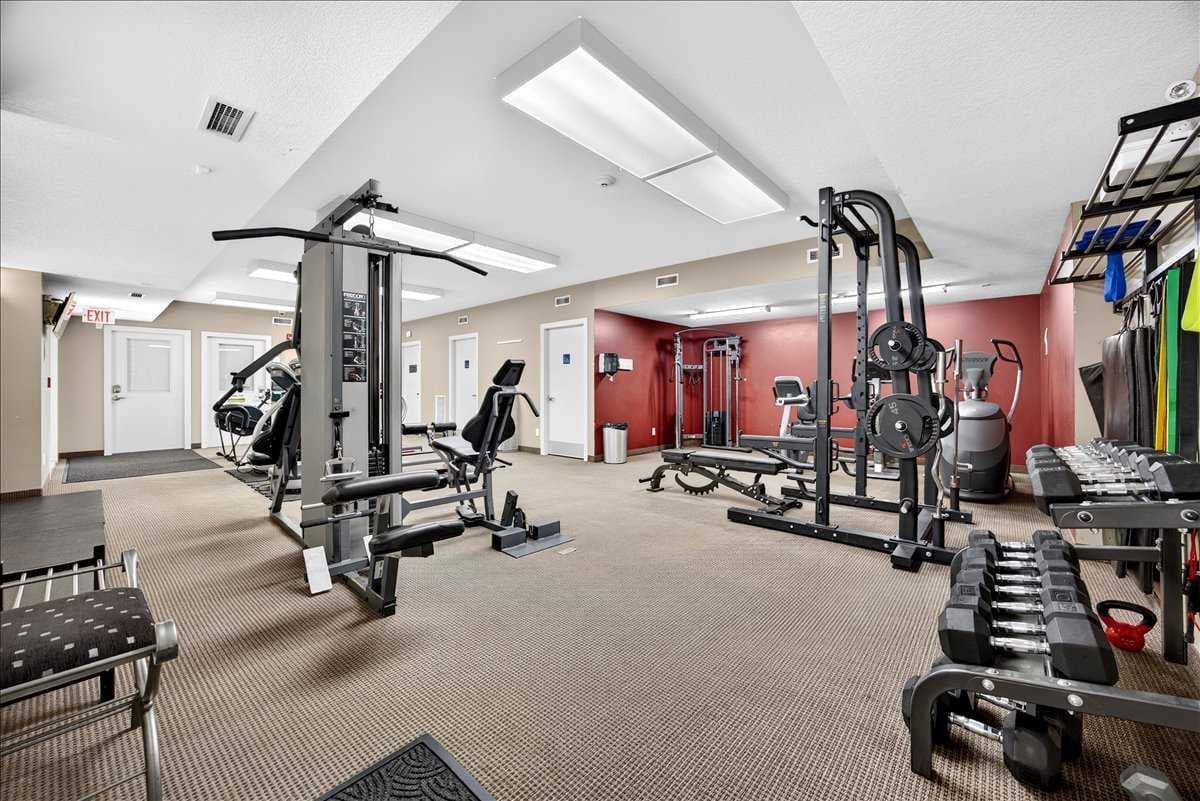 218, 30 Royal Oak Plaza NW