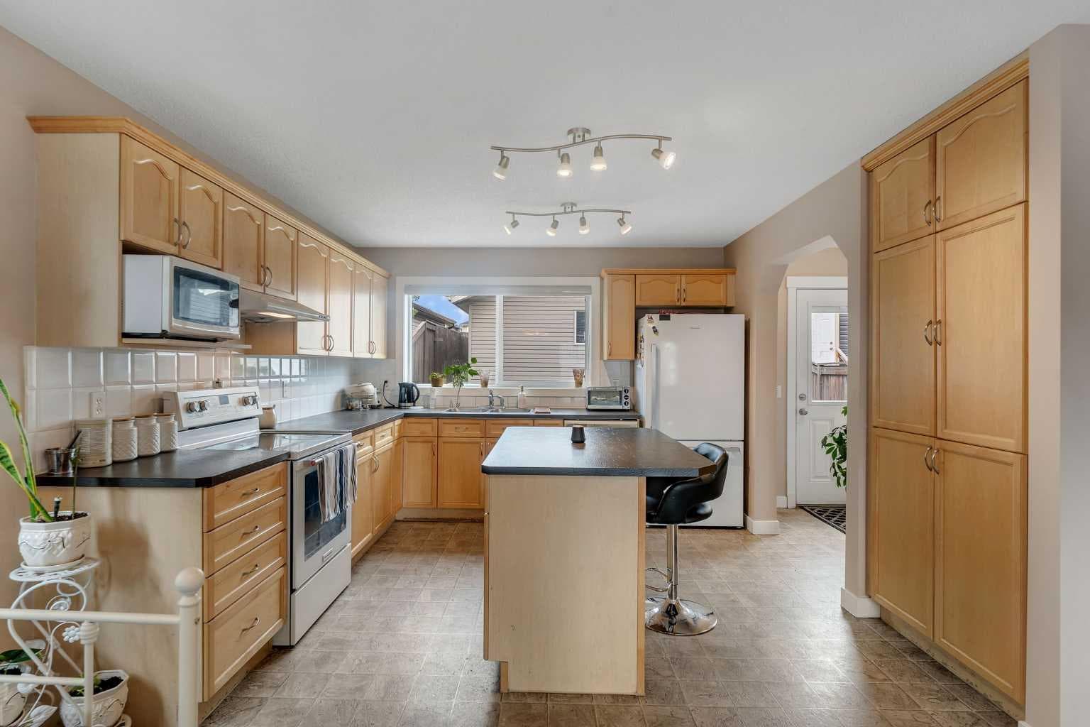91 Saddlebrook Way NE