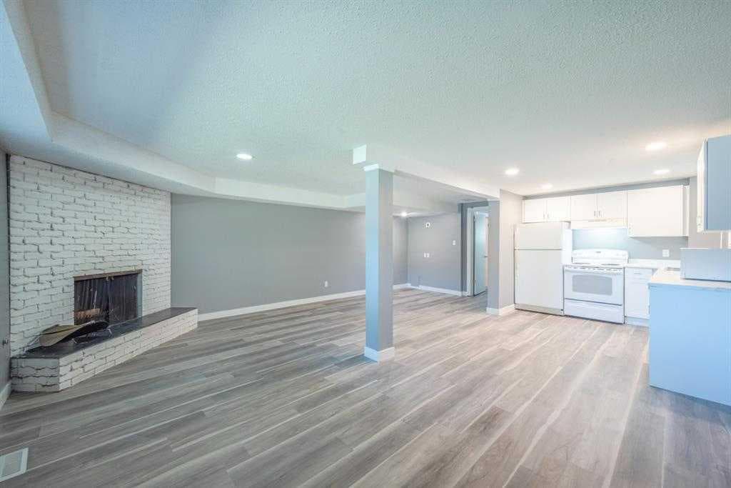 2431 & 2429 26 Street SW