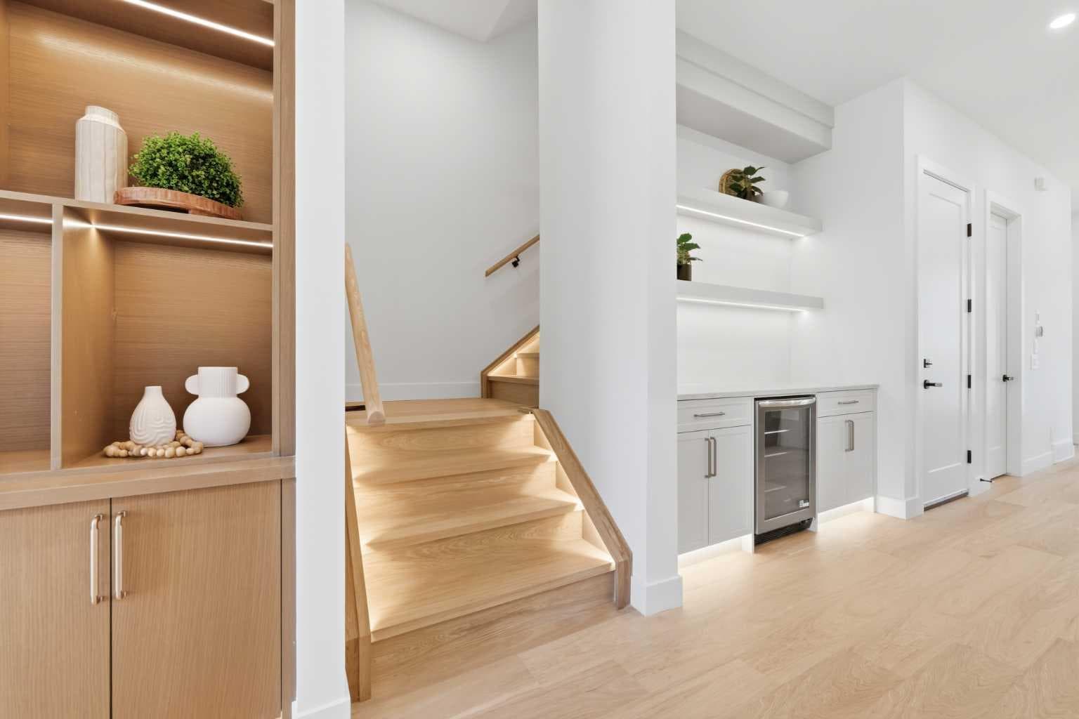 2233 2 Avenue NW