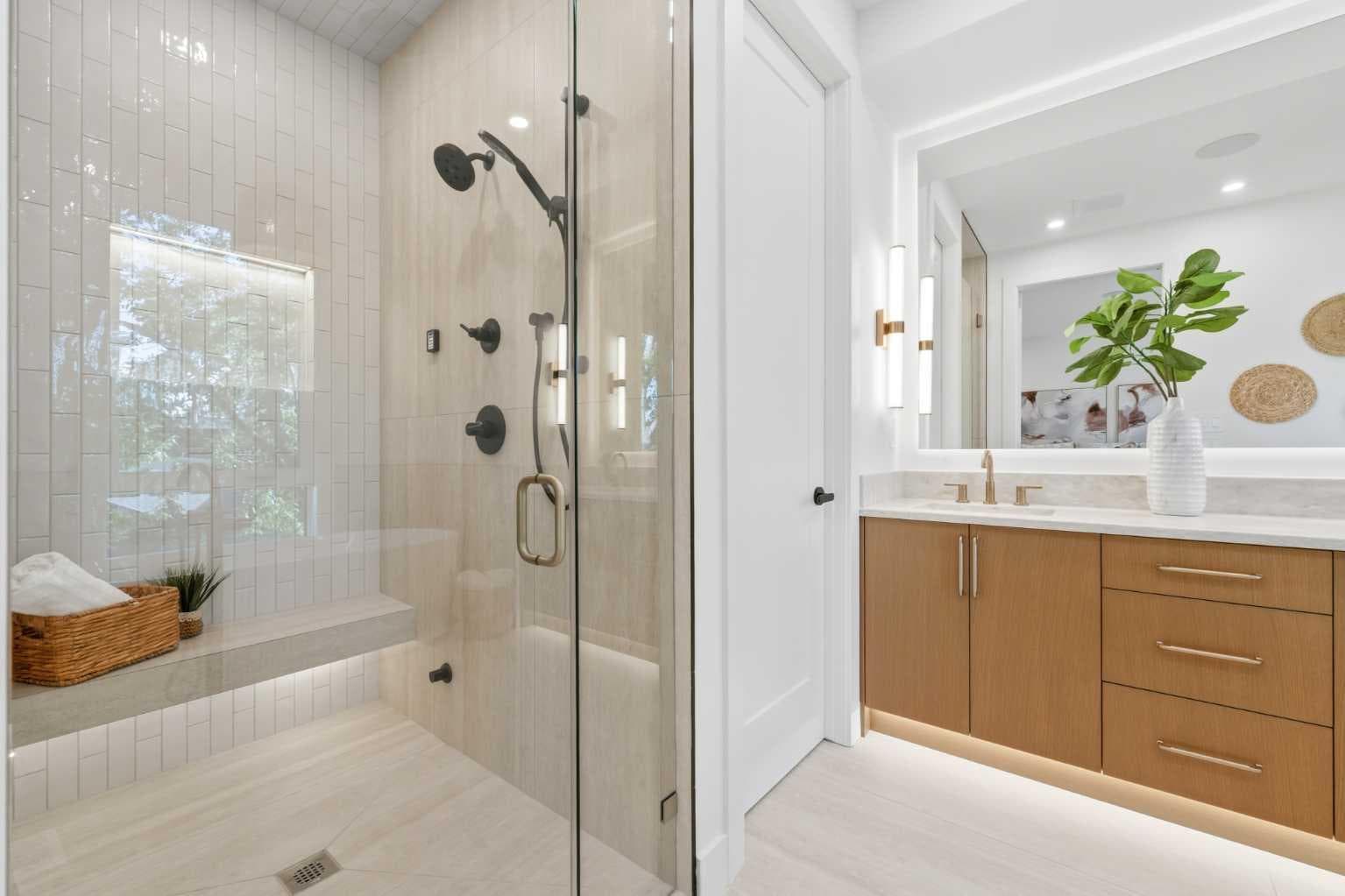 2233 2 Avenue NW