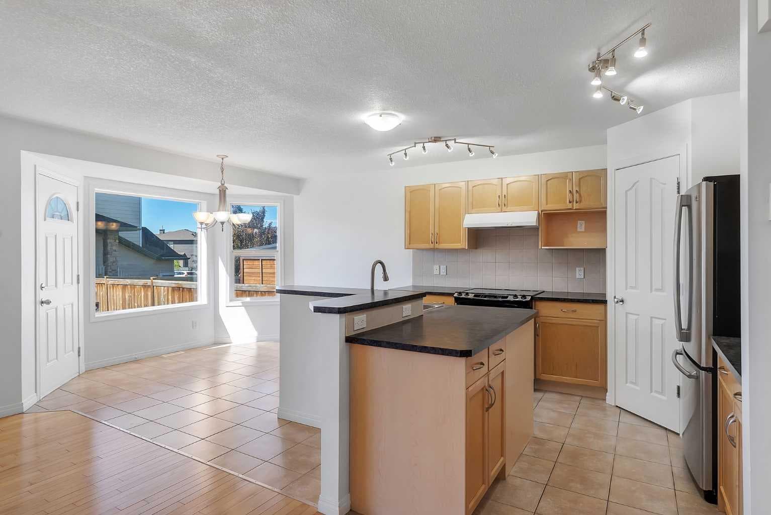 7 Saddlecrest Terrace NE