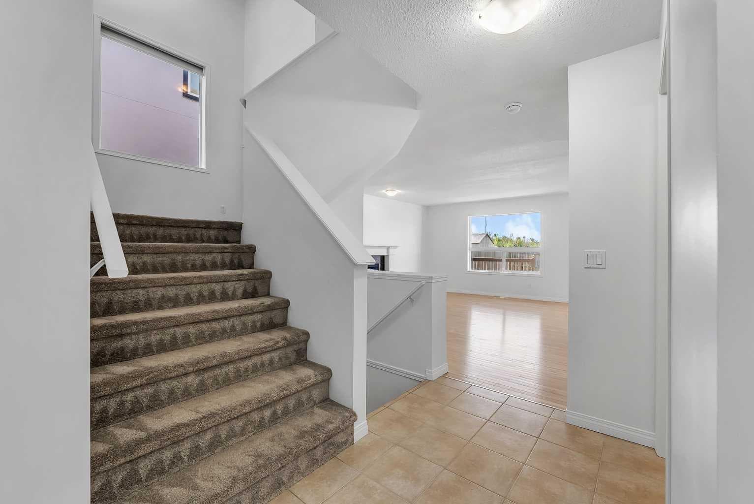 7 Saddlecrest Terrace NE