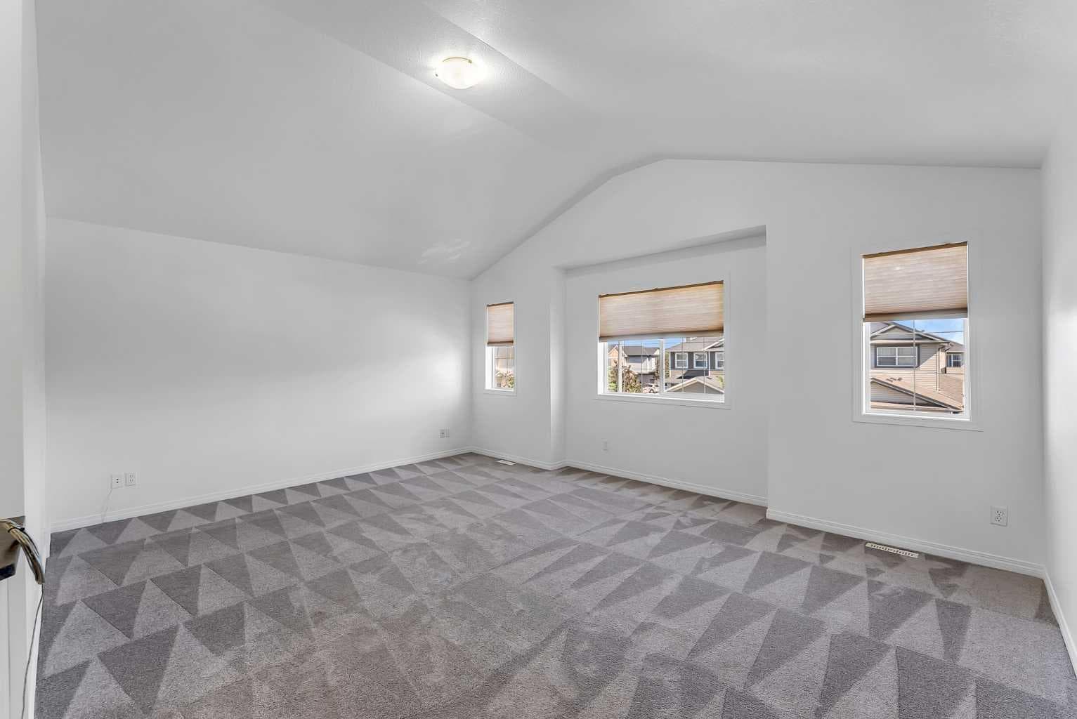 7 Saddlecrest Terrace NE