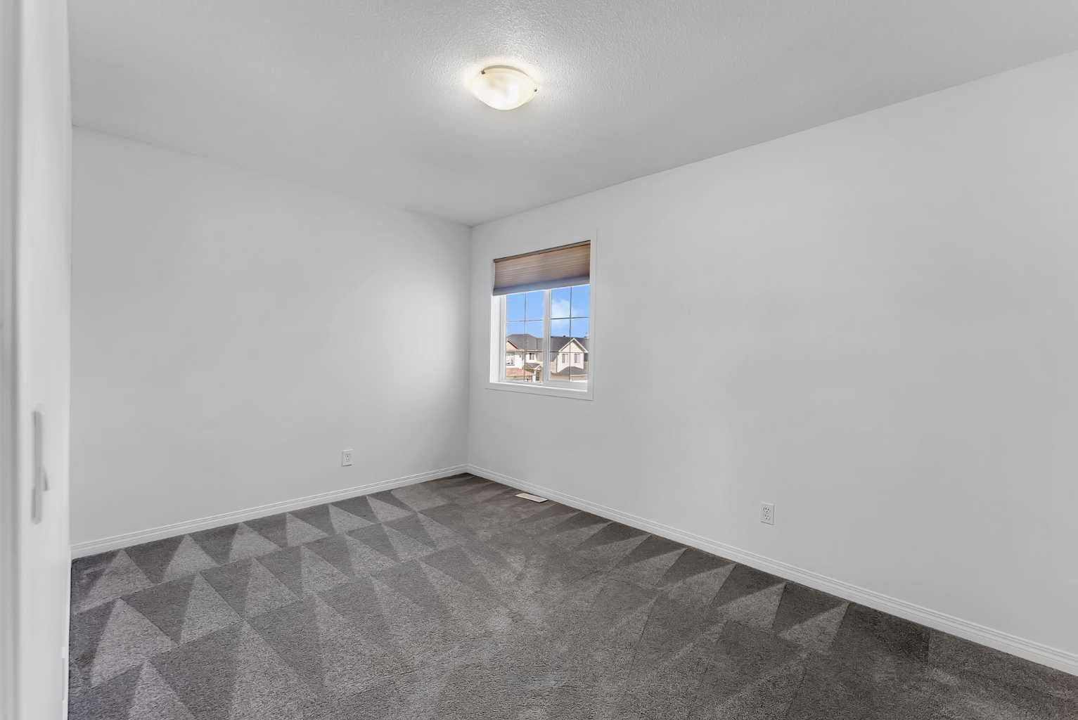 7 Saddlecrest Terrace NE