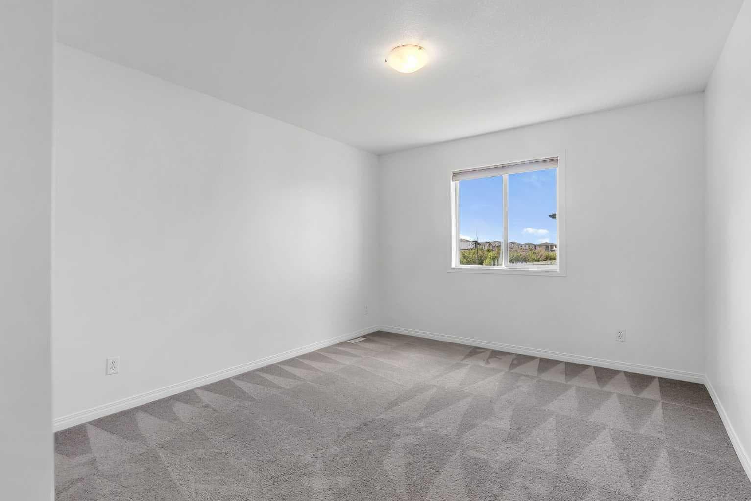 7 Saddlecrest Terrace NE