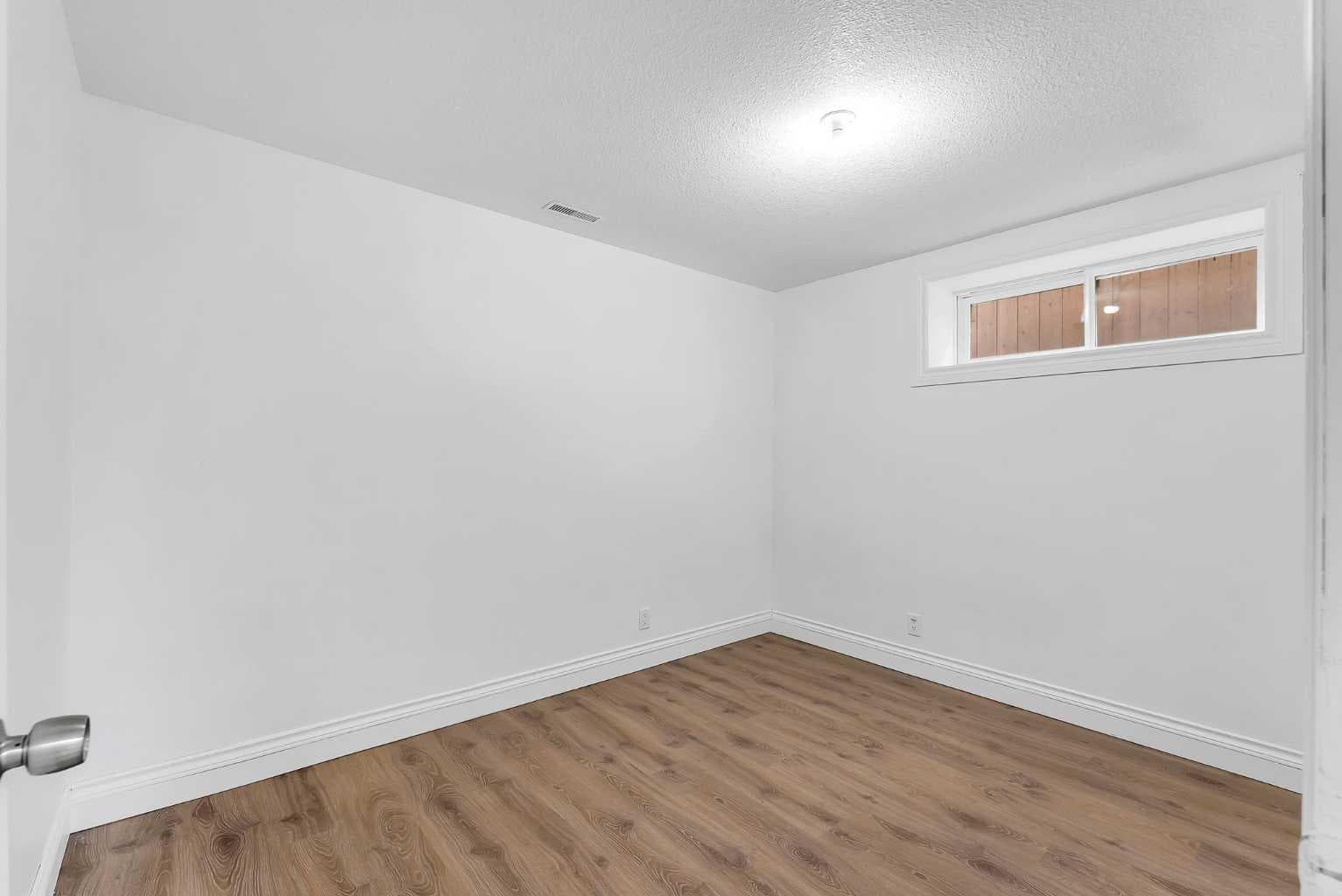 7 Saddlecrest Terrace NE