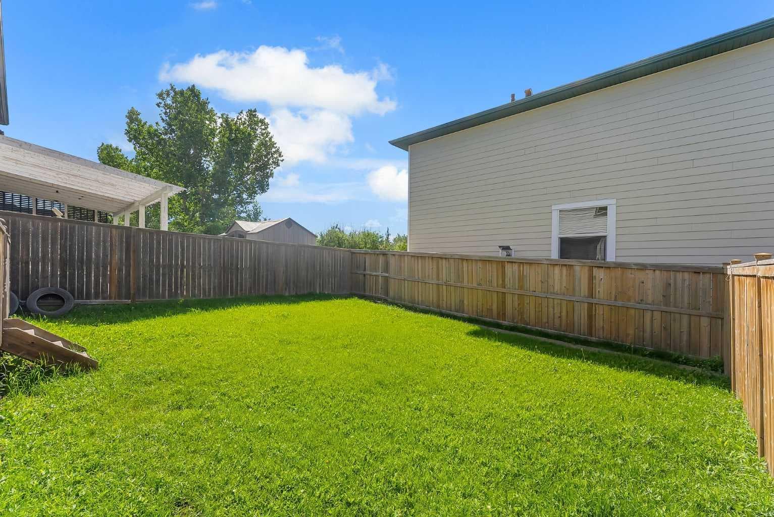 7 Saddlecrest Terrace NE
