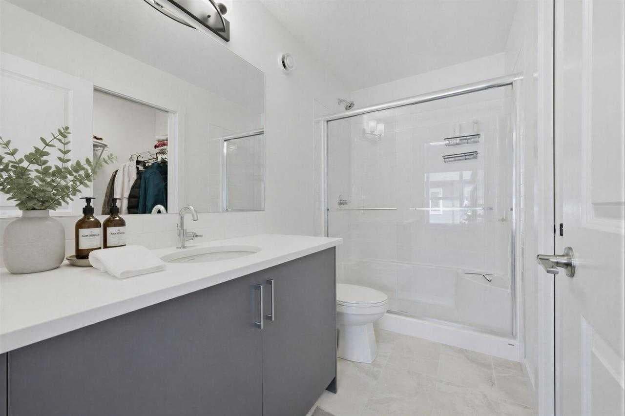 283, 380 Seton Villas SE