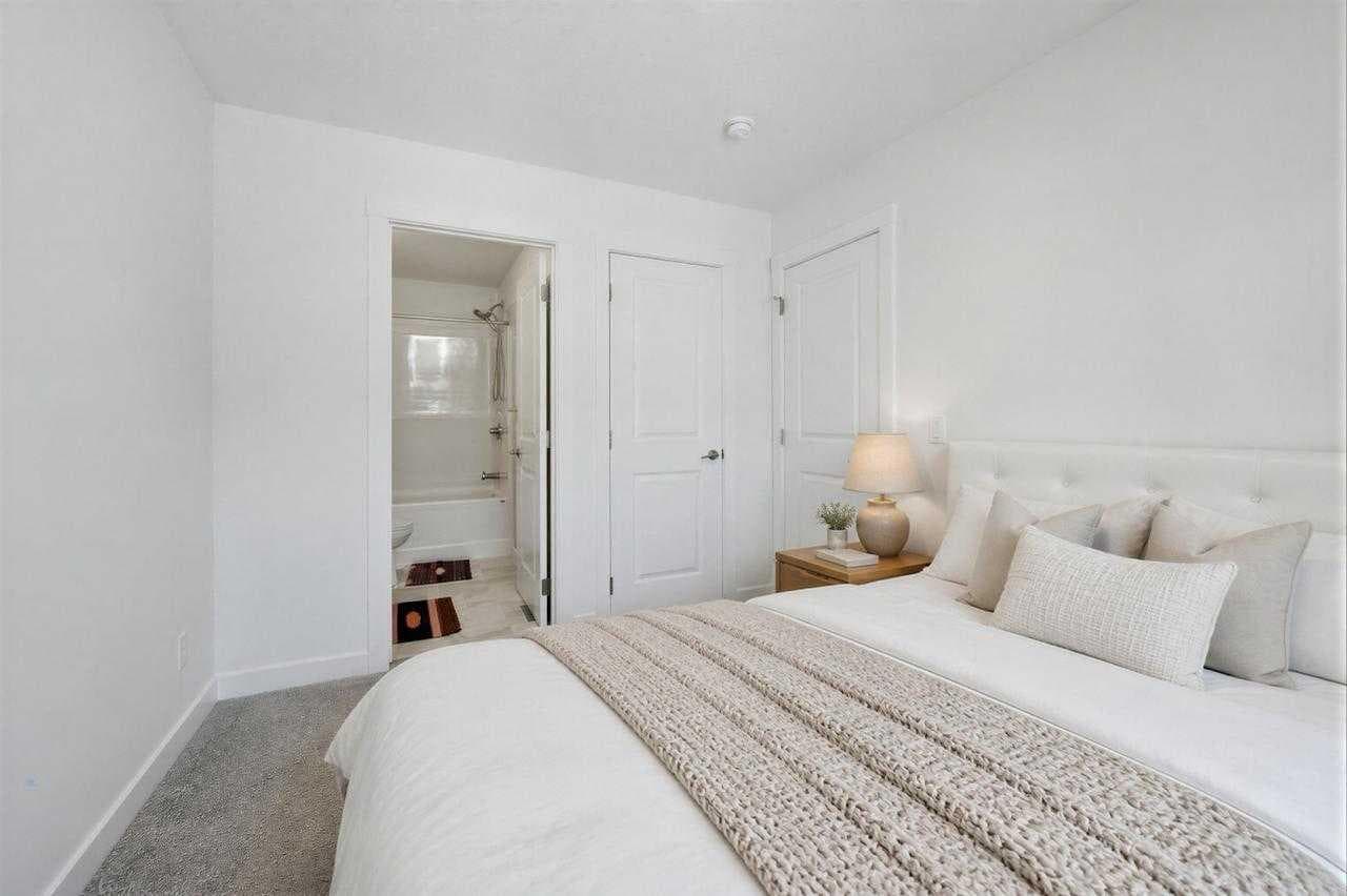 283, 380 Seton Villas SE