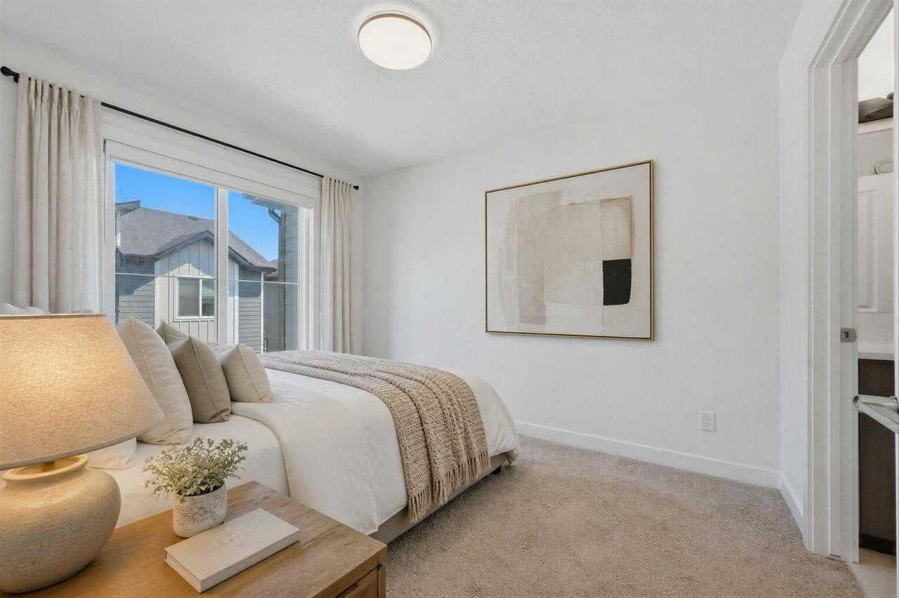 283, 380 Seton Villas SE