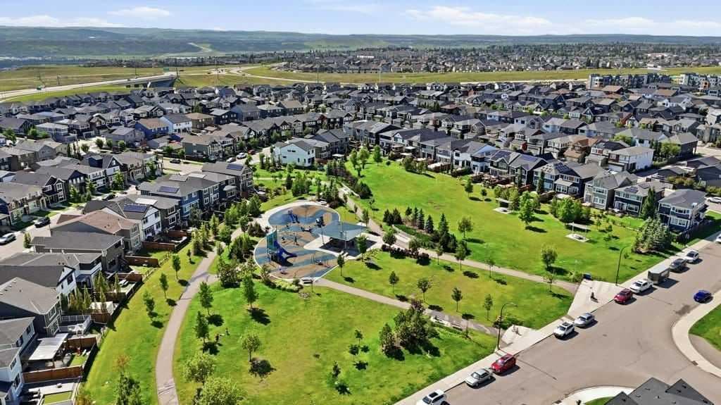283, 380 Seton Villas SE