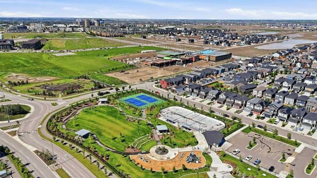 283, 380 Seton Villas SE