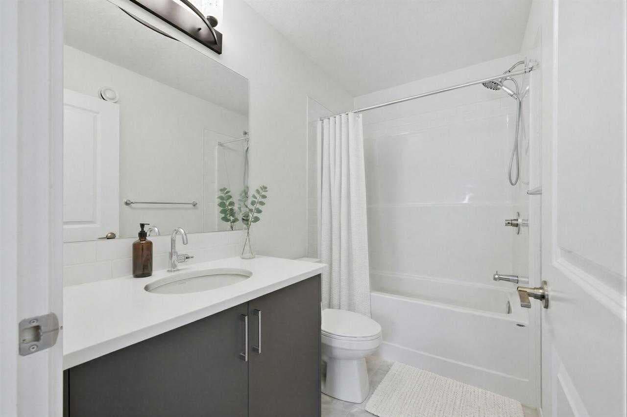 283, 380 Seton Villas SE